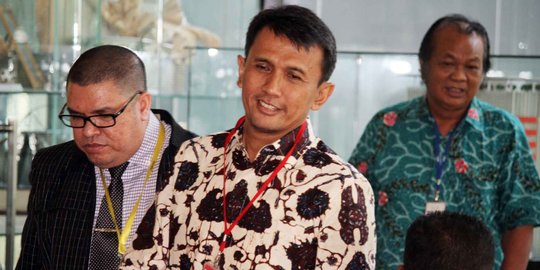 KPK periksa Gatot dan istri Senin depan karena ada acara keluarga