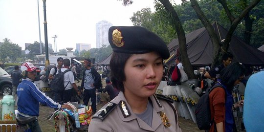 al qaeda polwan inggris dua jari pria inggris putus rev2