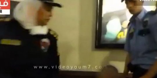 picu kontroversi setelah pukul dan setrum lelaki rev2