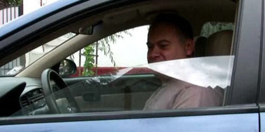 jendela terlalu lebar