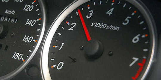 5 cara tak terduga untuk menghemat bahan bakar mobil