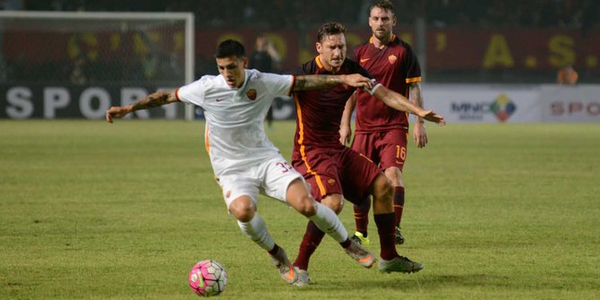 Aksi Totti dkk di laga AS Roma Indonesia Day 2015