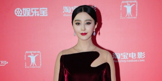 Fan Bingbing berdegan hot di atas kuda, netizen kasihan 