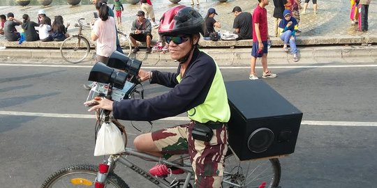 Melihat aksi komunitas 'Olansia', kelompok pecinta Ontel Lanjut Usia