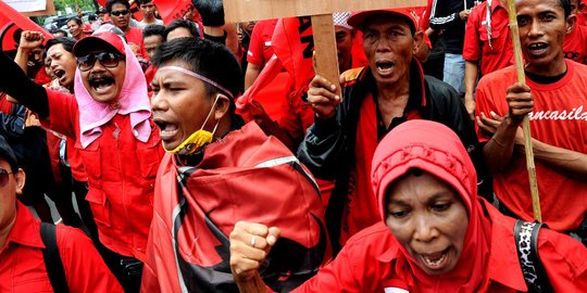 Protes calon bupati bukan dari internal, kader segel PDIP Jember