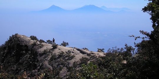 6 ABG dan 1 bocah pendaki Gunung Lawu hilang kontak