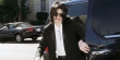 Sarung tangan terjual mahal, Michael Jackson terus dieksploitasi?