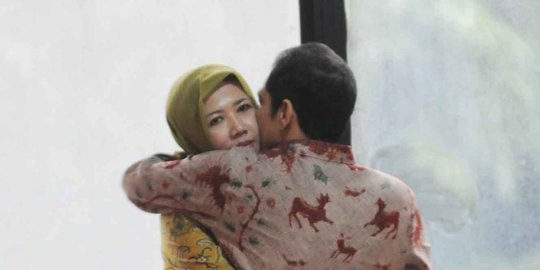 palembang romi herton dan istrinya masyito rev5