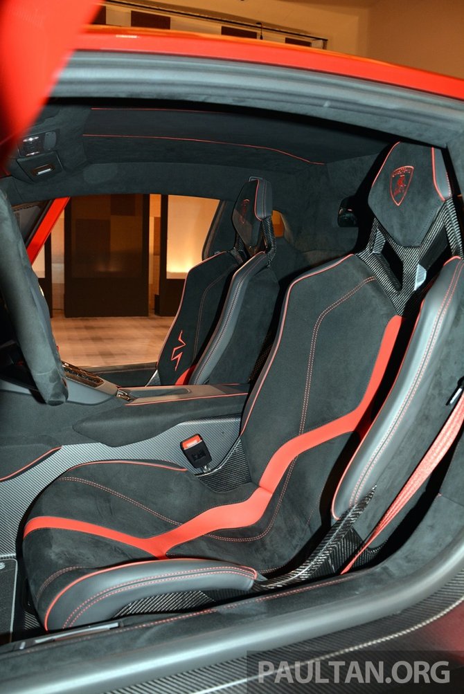 Mengintip Kemewahan Interior Lamborghini Aventador Sv