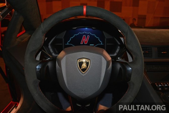 Mengintip Kemewahan Interior Lamborghini Aventador Sv