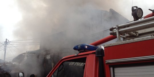 City Tower di MH Thamrin kebakaran, diduga akibat puntung rokok
