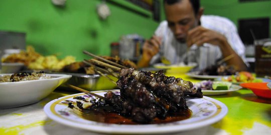 Mengapa selalu ada gajih di setiap sate kambing?