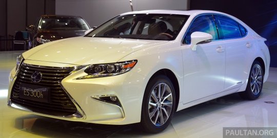 Lexus ES 300 mulai masuk pasar, berapa harganya?