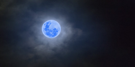 Mengungkap 4 kejadian mistis di balik kemunculan Blue Moon