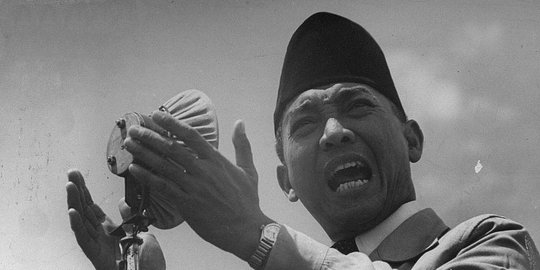 Kisah Bung Karno meninggal minta dikafani bendera Muhammadiyah
