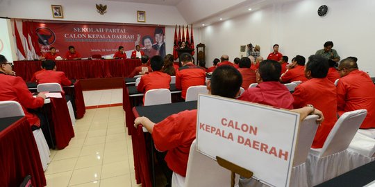 Calon anggota dewan dari PDIP dikuliahkan di STIPAN