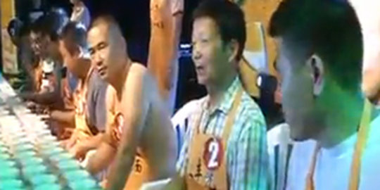 Kecil-kecil cabe rawit, habiskan 24 mangkuk mi dalam dua menit