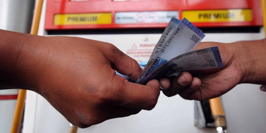 Harga minyak dunia anjlok, kenapa Premium dalam negeri tak turun?