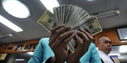 Rupiah hampir sentuh Rp 13.500 per USD, BI siap intervensi