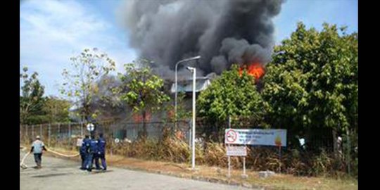 Kebakaran pabrik di Bekasi diduga akibat korsleting listrik