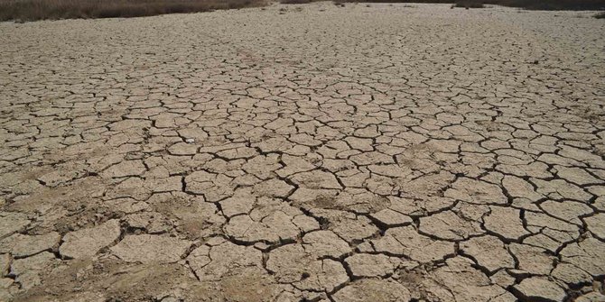 Siasati kekeringan, petani kentang Dieng sedot air Telaga Merdada
