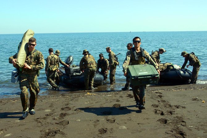 marinir as latihan di situbondo