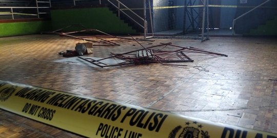 Dua pekerja jatuh saat perbaiki lampu GOR Tangerang, satu tewas