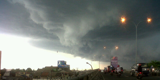 Jelang kemenangan Ahwa, mendadak awan gelap tutupi langit Jombang