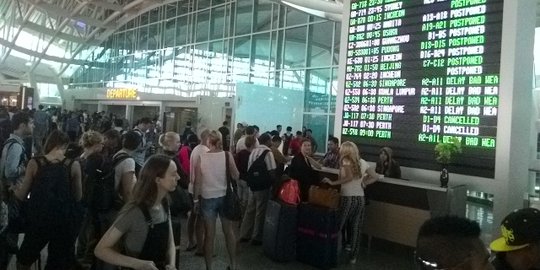 Erupsi Gunung Raung, penerbangan internasional ke Bali dibatalkan