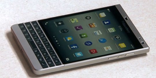 Blackberry luncurkan smartphone premium berbahan baja 
