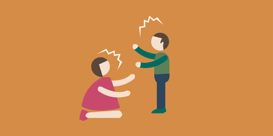 di depan banyak orang