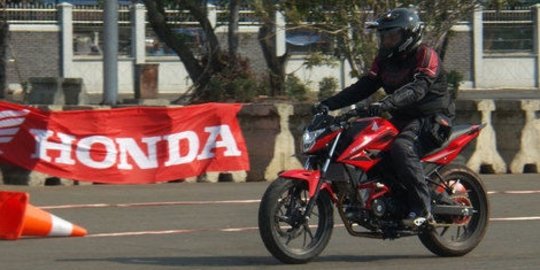 Intip spesifikasi lengkap All New Honda CB150R Streetfire