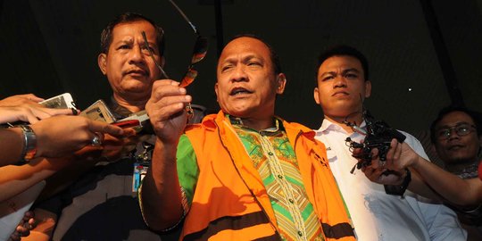 Tak didampingi pengacara, sidang Bupati Morotai ditunda pekan depan