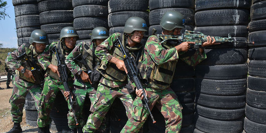 Aksi pertempuran jarak dekat pasukan Kostrad di Batujajar