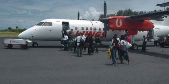 Pilot rekreasi, penumpang Wings Air terlantar di Bandara Soa Bajawa