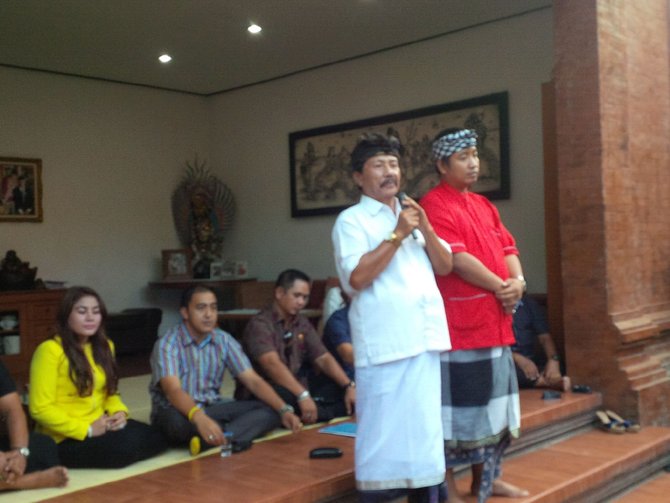 pasangan ketut suwandi made arjaya mundur