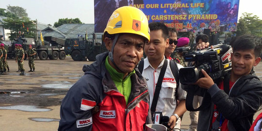 Tekad pria tuna daksa ikut Marinir taklukkan Puncak Carstensz