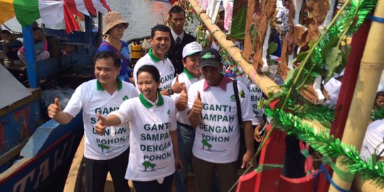 Naik perahu nelayan, Menteri Rini harus tahu yang dirasakan rakyat