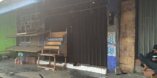 Buntut bentrok FBR vs warga, toko di Pasar Gembrong tutup