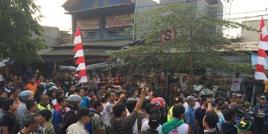 Amuk Betawi Rempug di Pasar Gembrong