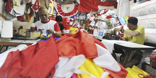 Jelang 17 Agustus, pengrajin bendera panen order