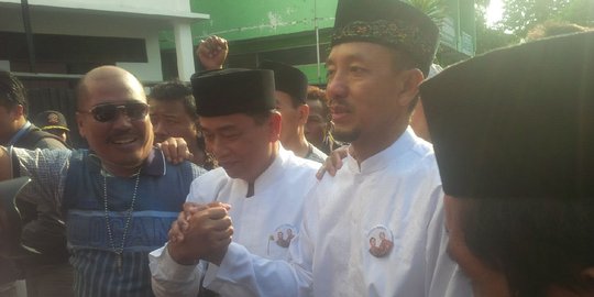 Pasangan Rasiyo-Abror daftar di KPU Surabaya, Risma jadi punya lawan