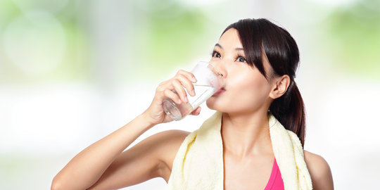 Minum air putih saat perut kosong? Ini 12 manfaat sehatnya [Part 1]