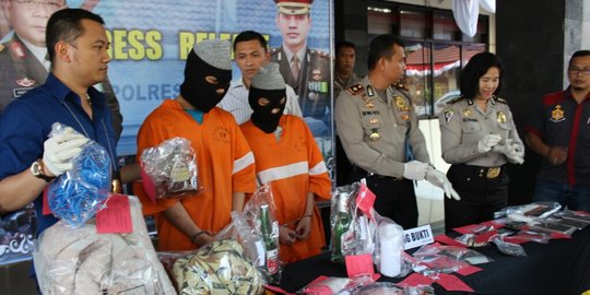 Cerita pacar marah saat tahu teman dekat wanitanya tak perawan