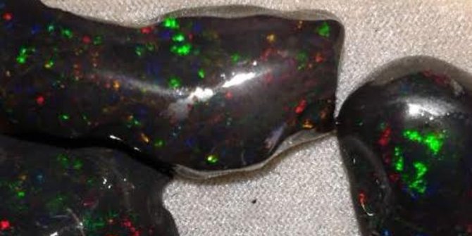 Jangan sampai tertipu batu akik black opal palsu