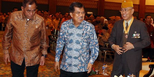 Wapres JK soal reshuffle: Sabar sisa dua jam lagi