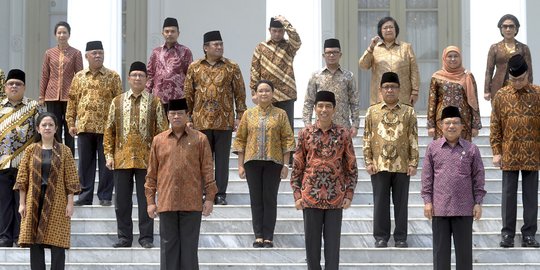 Hanya 10 bulan menteri-menteri ini dipercaya Jokowi