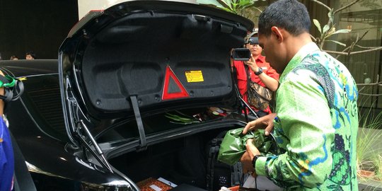 Resmi lengser, Rachmat Gobel kemasi barang & kembalikan mobil dinas