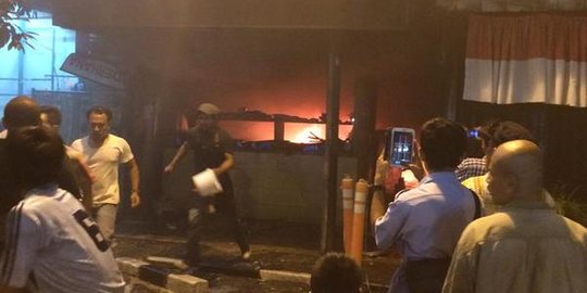 Korsleting, rumah makan di Jalan Sabang Menteng terbakar