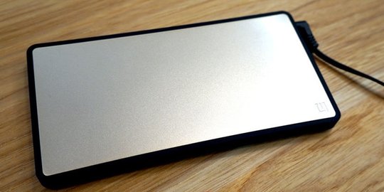 Tanpa kabel, charge ini ampuh isi ulang 2 smartphone langsung